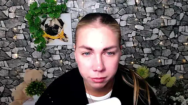 Snapshot of Sport_Tall_Doll chatting on 10/07/25, 09:54 Sport Tall Doll online show from 10/07/25, 09:54
