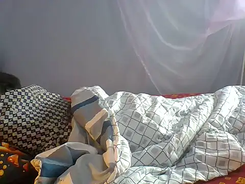 Snapshot of Eminent_Ride chatting on 12/18/25, 04:28 Eminent Ride online show from 12/18/25, 04:28