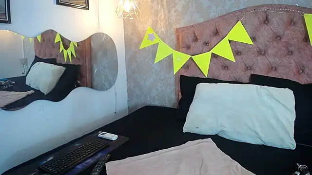 SHARICK GRECO online show from 09/25/25, 12:11