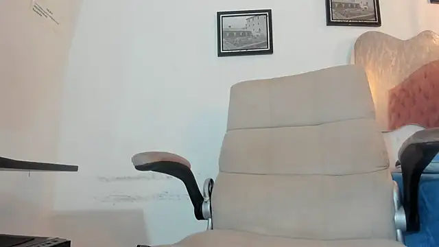 SHARICK GRECO online show from 04/18/26, 01:02