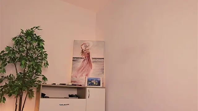 Misslullu online show from 03/18/25, 01:44