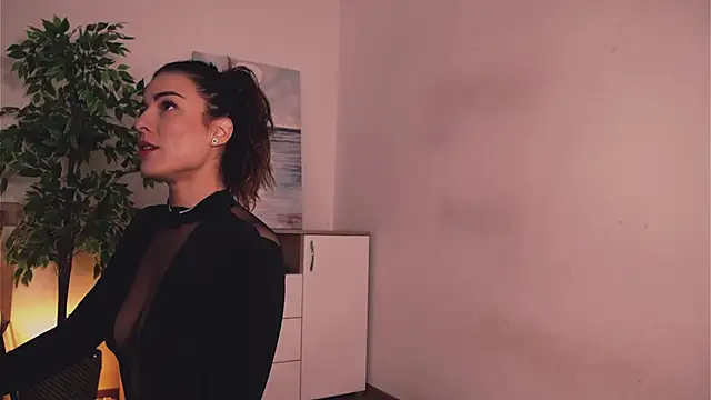 Misslullu online show from 09/20/25, 04:17