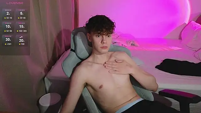 cute thomas online show from 03/23/26, 05:35