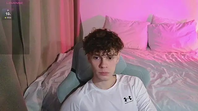 cute thomas online show from 03/25/26, 05:56