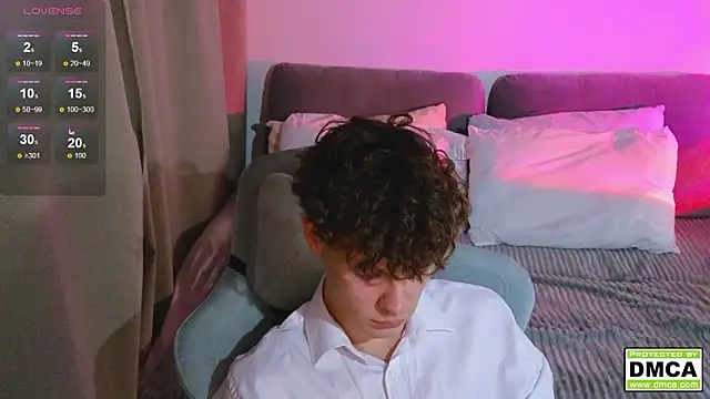 Snapshot of cute_thomas chatting on 02/18/26, 07:21 cute thomas online show from 02/18/26, 07:21