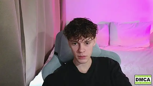 Snapshot of cute_thomas chatting on 02/25/26, 11:21 cute thomas online show from 02/25/26, 11:21