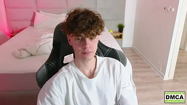 cute thomas online show from 02/05/25, 03:34