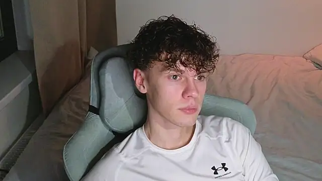 cute thomas online show from 04/06/26, 08:32