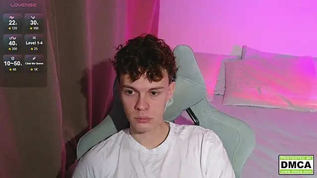 Snapshot of cute_thomas chatting on 12/22/25, 03:56 cute thomas online show from 12/22/25, 03:56