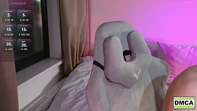 cute thomas online show from 10/13/25, 07:26