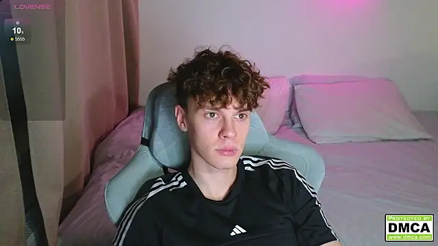 Snapshot of cute_thomas chatting on 02/09/26, 07:45 cute thomas online show from 02/09/26, 07:45