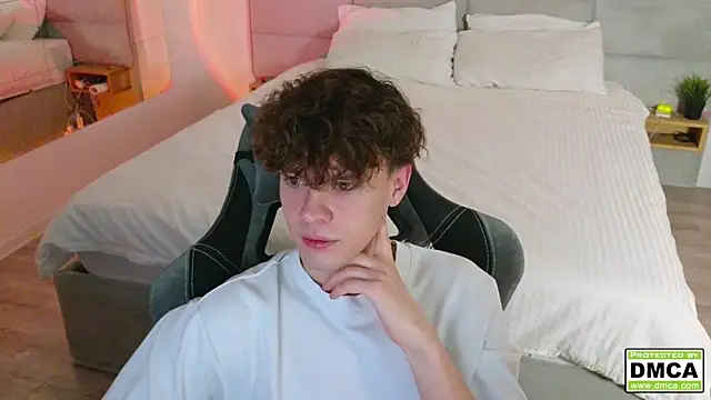 cute thomas online show from 12/16/24, 12:04