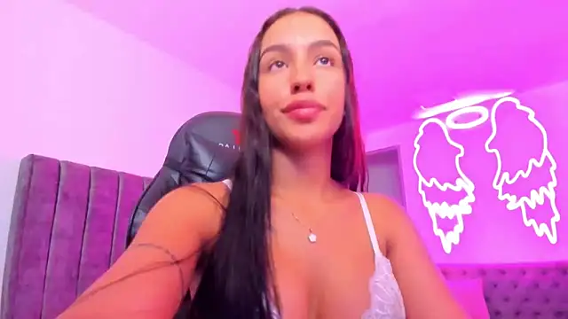 xiomara  cortes online show from 11/06/25, 07:29