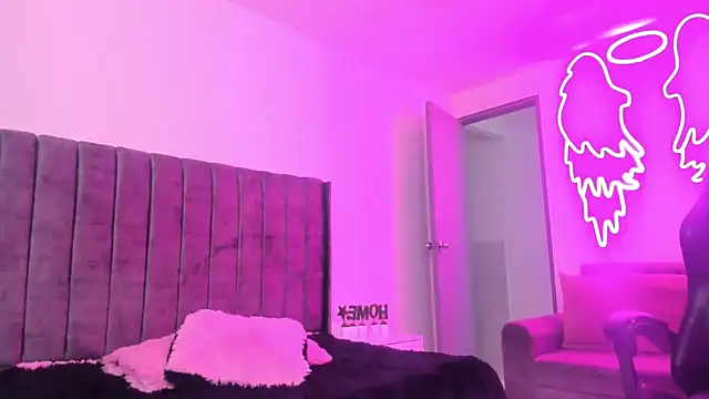 xiomara  cortes online show from 11/28/25, 12:55