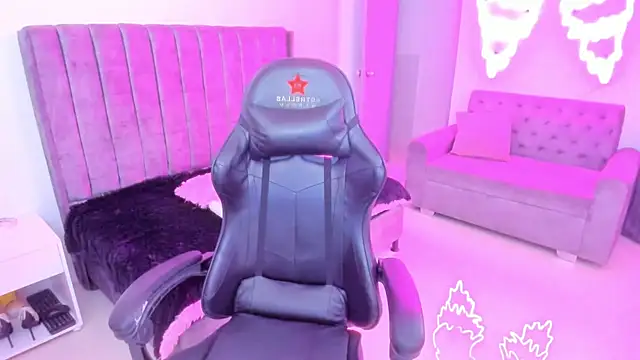 xiomara  cortes online show from 11/07/25, 07:07