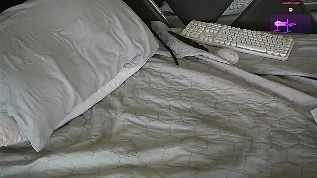 charlotte 01 online show from 03/13/25, 05:22