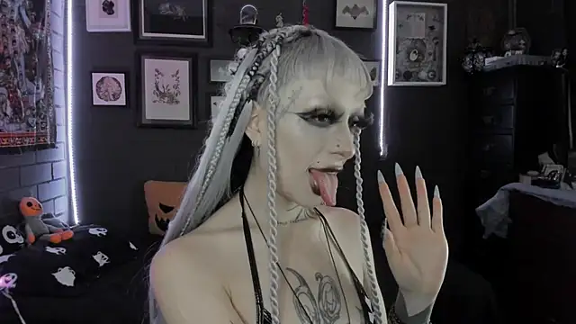 insania 9999  online show from 12/17/25, 04:56