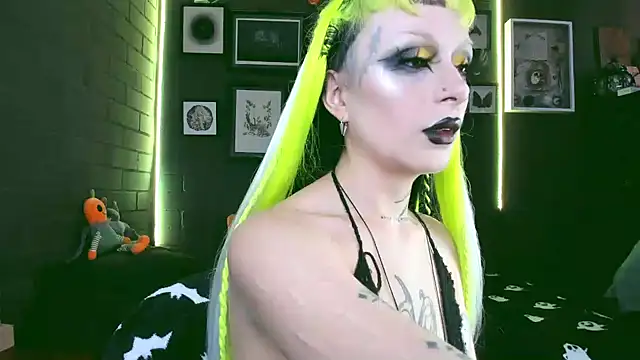 insania 9999  online show from 03/19/25, 04:45