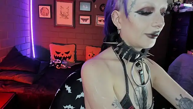 insania 9999  online show from 10/14/25, 04:51