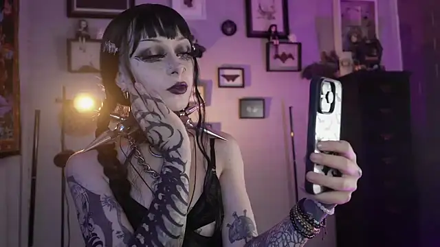 insania 9999  online show from 04/15/26, 07:07