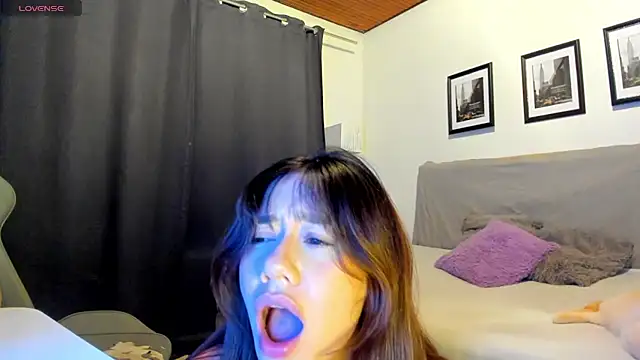 Snapshot of sofimendoza chatting on 10/19/25, 08:06 sofimendoza online show from 10/19/25, 08:06