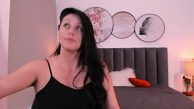 SaharaGarcia   online show from 11/26/25, 07:03