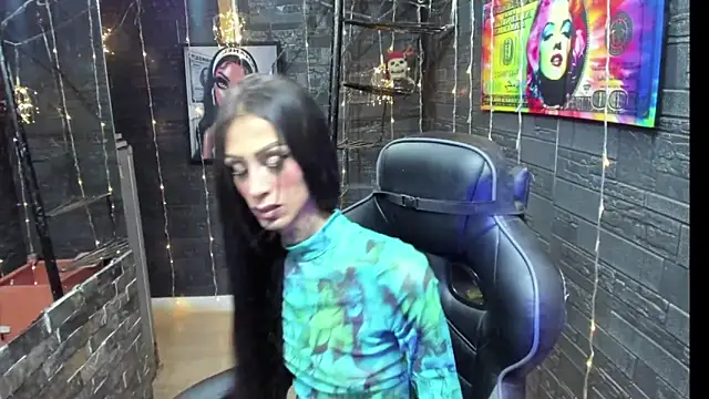 kissingdevil online show from 03/04/26, 08:38