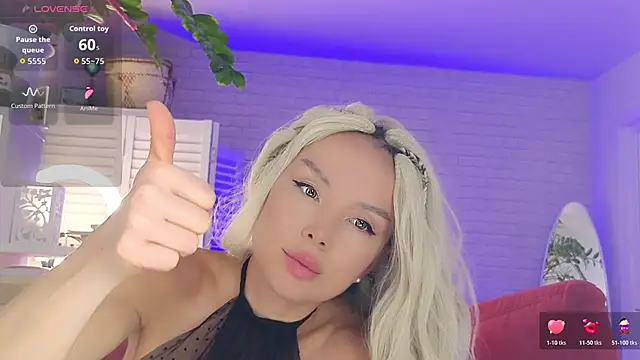 WhiteBunny online show from 04/28/26, 07:46