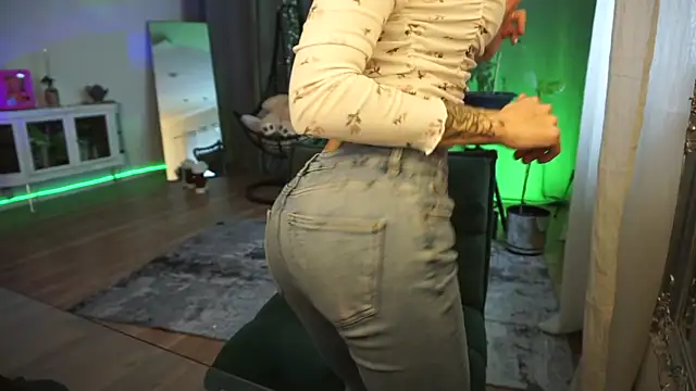 LaraPunkt online show from 01/07/26, 10:53