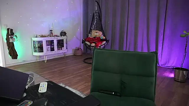 LaraPunkt online show from 02/20/26, 09:00