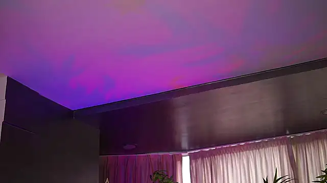 Snapshot of HotSkinnyX chatting on 12/15/25, 09:37 HotSkinnyX online show from 12/15/25, 09:37