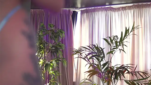 Snapshot of HotSkinnyX chatting on 09/19/25, 06:17 HotSkinnyX online show from 09/19/25, 06:17