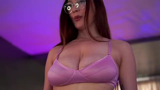 Snapshot of HotSkinnyX chatting on 09/09/25, 05:06 HotSkinnyX online show from 09/09/25, 05:06