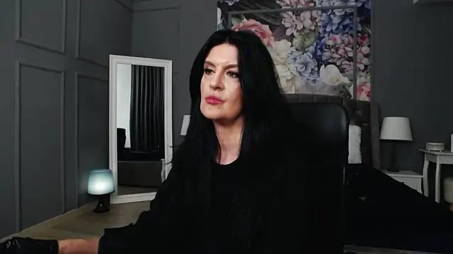 Snapshot of DomMelissaW chatting on 12/13/24, 03:27 DomMelissaW online show from 12/13/24, 03:27