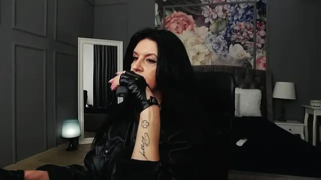 Snapshot of DomMelissaW chatting on 02/25/25, 09:58 DomMelissaW online show from 02/25/25, 09:58