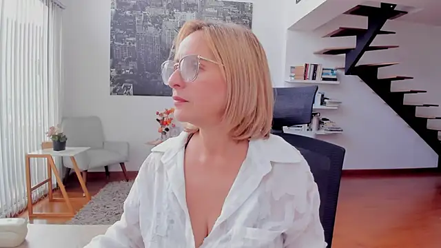Snapshot of jane_turner chatting on 10/07/25, 01:23 jane turner online show from 10/07/25, 01:23