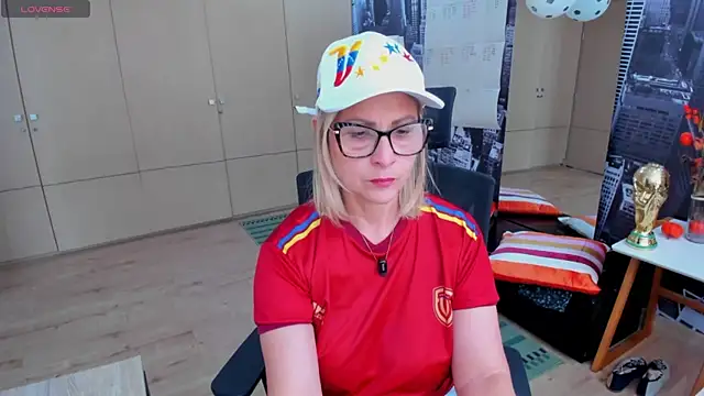 Snapshot of jane_turner chatting on 06/29/26, 01:44 jane turner online show from 06/29/26, 01:44