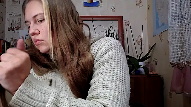 Snapshot of dream_alexa chatting on 10/06/25, 03:19 dream alexa online show from 10/06/25, 03:19