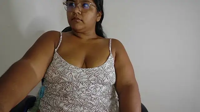 Snapshot of victoris chatting on 10/30/25, 11:56 victoris online show from 10/30/25, 11:56