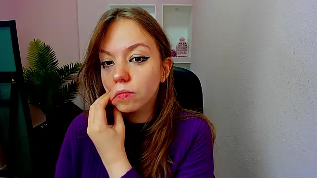 Snapshot of Persephoni chatting on 10/06/25, 12:56 Persephoni online show from 10/06/25, 12:56