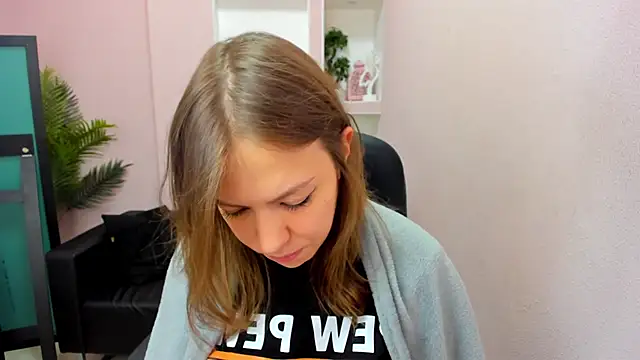 Snapshot of Persephoni chatting on 01/17/26, 04:54 Persephoni online show from 01/17/26, 04:54