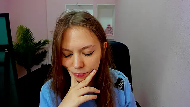 Snapshot of Persephoni chatting on 10/07/25, 08:54 Persephoni online show from 10/07/25, 08:54