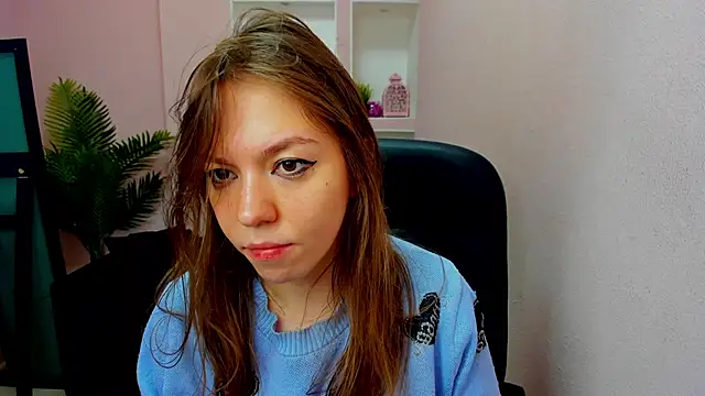 Snapshot of Persephoni chatting on 10/12/25, 10:49 Persephoni online show from 10/12/25, 10:49