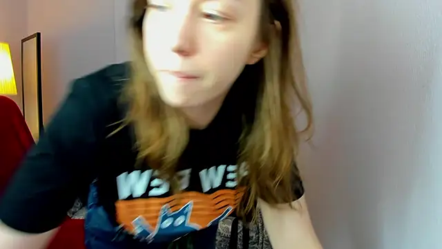 Snapshot of Persephoni chatting on 06/17/26, 10:36 Persephoni online show from 06/17/26, 10:36