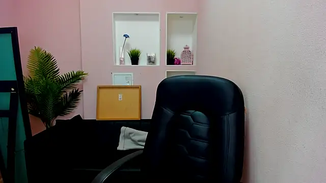 Snapshot of Persephoni chatting on 09/19/25, 08:24 Persephoni online show from 09/19/25, 08:24