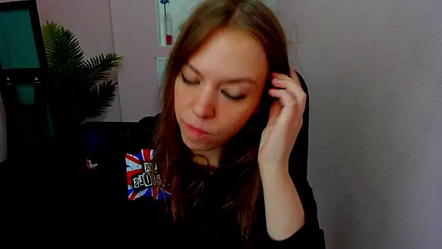 Snapshot of Persephoni chatting on 11/03/25, 12:27 Persephoni online show from 11/03/25, 12:27