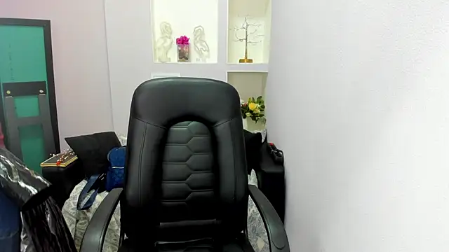 Persephoni online show from 03/29/26, 05:53