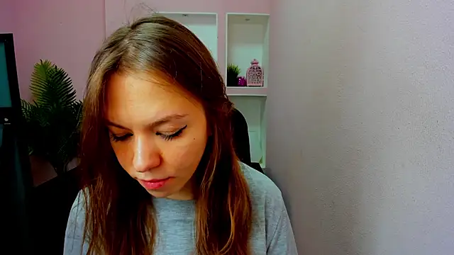 Snapshot of Persephoni chatting on 10/15/25, 08:28 Persephoni online show from 10/15/25, 08:28