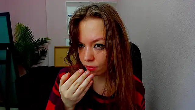 Snapshot of Persephoni chatting on 11/07/25, 08:35 Persephoni online show from 11/07/25, 08:35