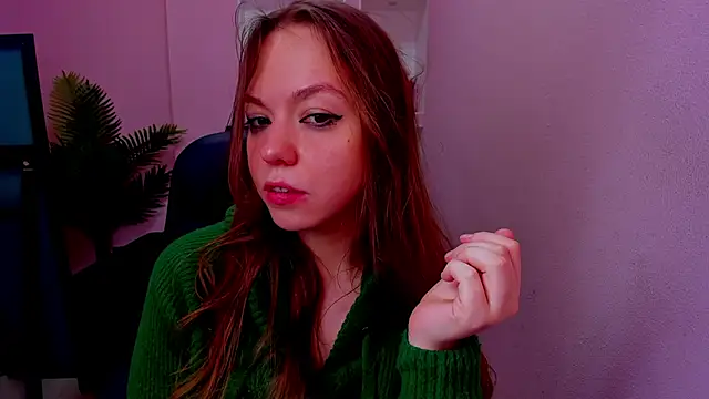 Snapshot of Persephoni chatting on 12/02/25, 08:43 Persephoni online show from 12/02/25, 08:43